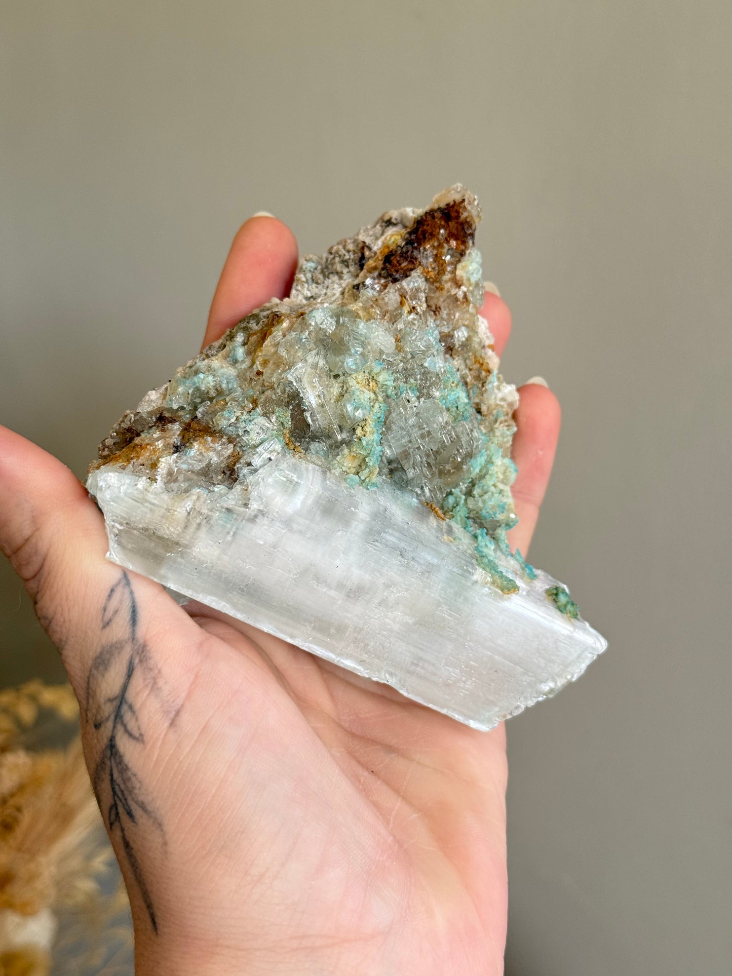 Cryolite with Chrysocolla
