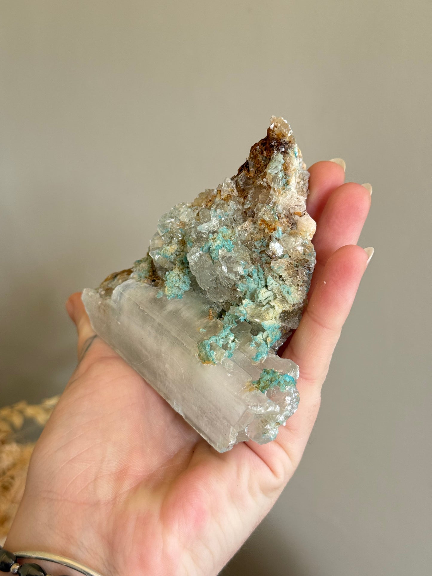 Cryolite with Chrysocolla
