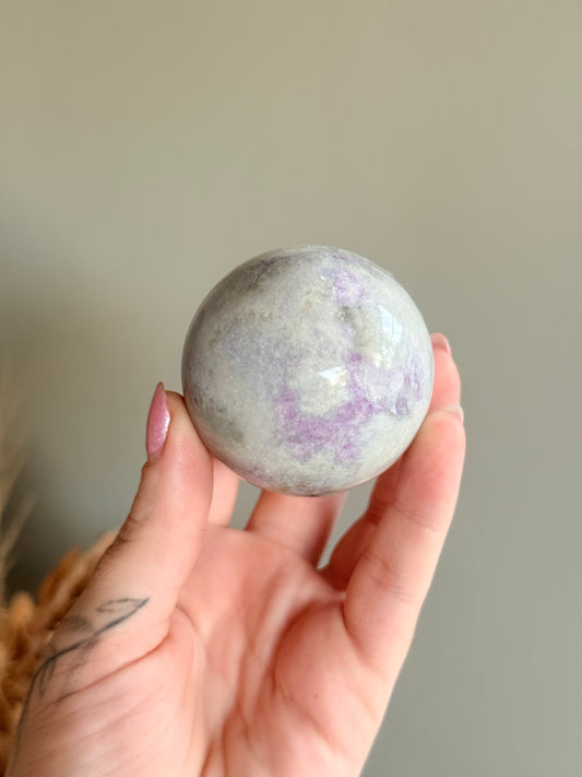 Hackmanite Sphere